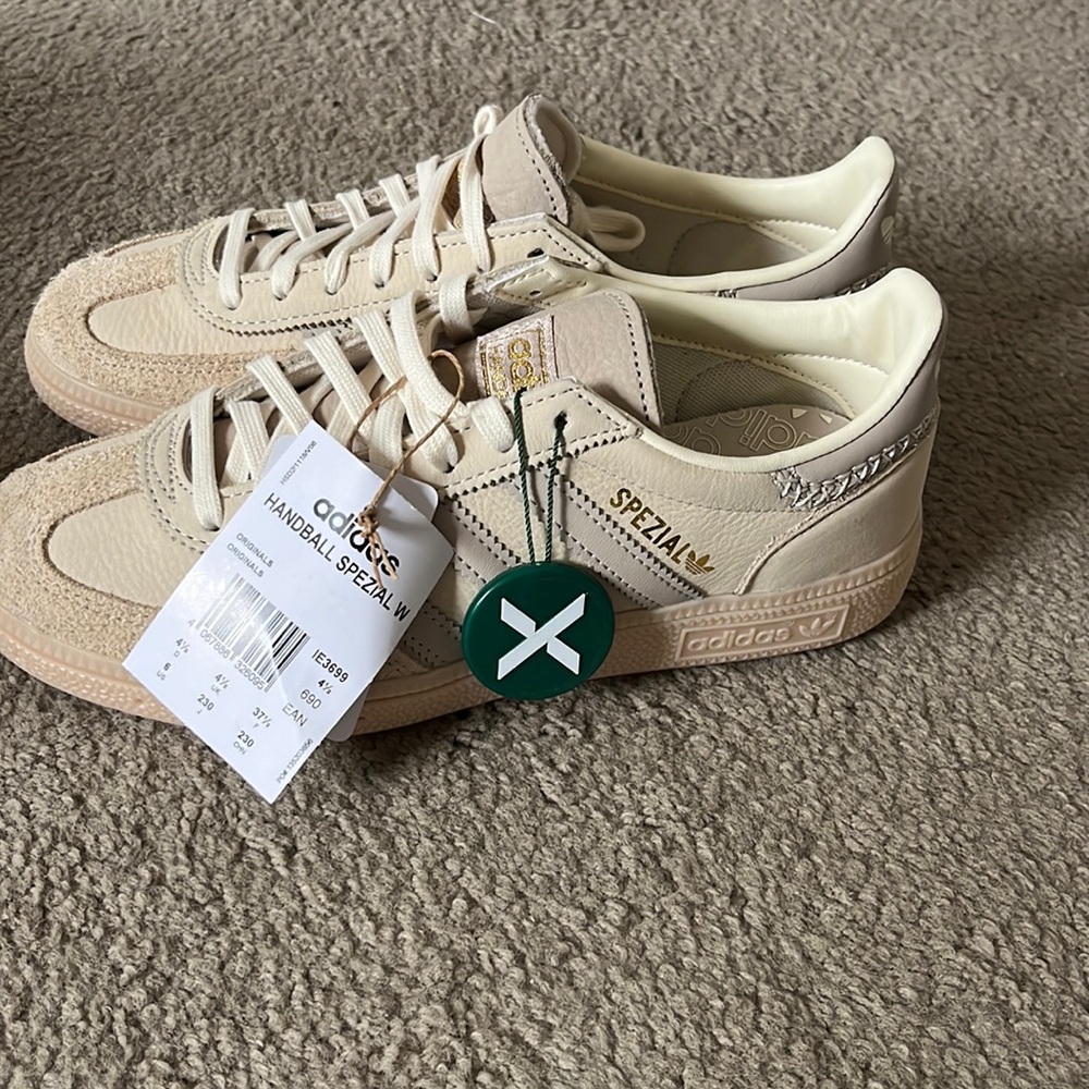 Womens adidas Spezial